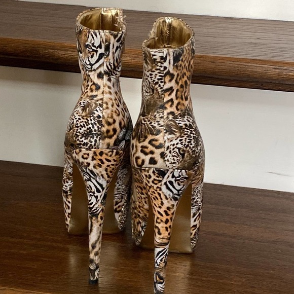 🎯FINAL SALE🎯 Tiger Print Platform Ankle Boots, J0591 - Picture 6 of 10